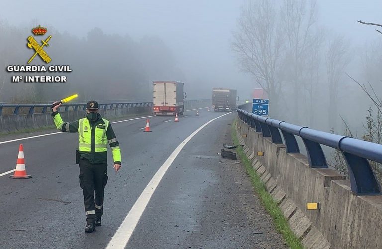 Un accidente sin heridos en la A-52 causa retenciones a la altura de Ponteareas (Pontevedra)