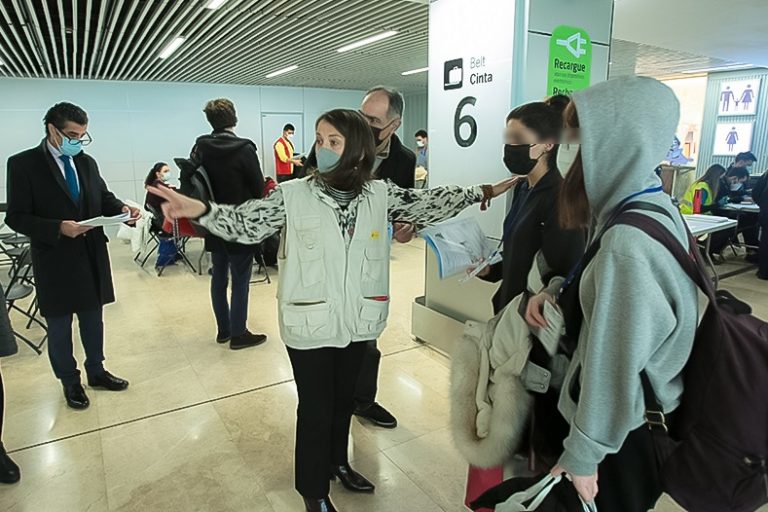 Galicia acogerá a 16 de las 116 personas refugiadas que llegan a España procedentes de Siria, Irán, Irak y Afganistán