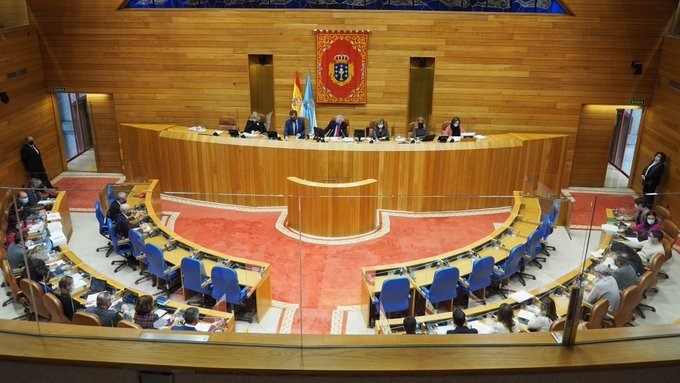 Presupuestos y el nuevo modelo de residencias protagonizan el último pleno del año en el Parlamento gallego