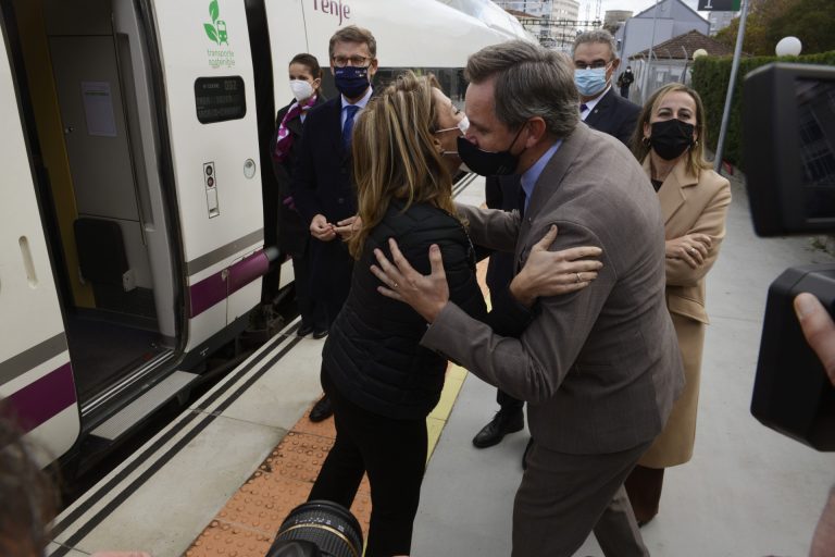 El AVE conectará esta semana Madrid con Galicia tras veinte años de obras y numerosas fechas y aplazamientos