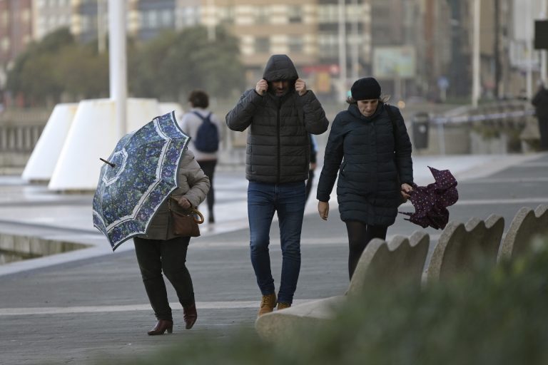 Las lluvias dejan más de 70 litros por metro cuadrado en Lousame (A Coruña) y Vilanova de Arousa (Pontevedra)