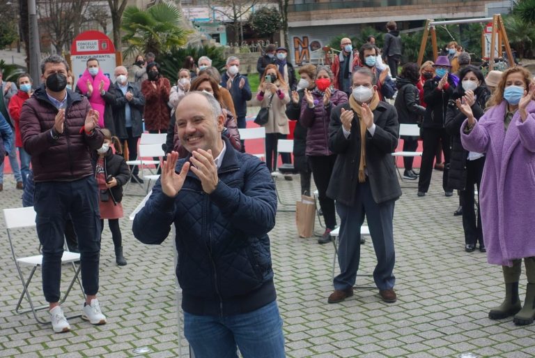 Regades se rodea de Abel Caballero y Carmela Silva en el arranque de campaña de las primarias del PSOE de Pontevedra