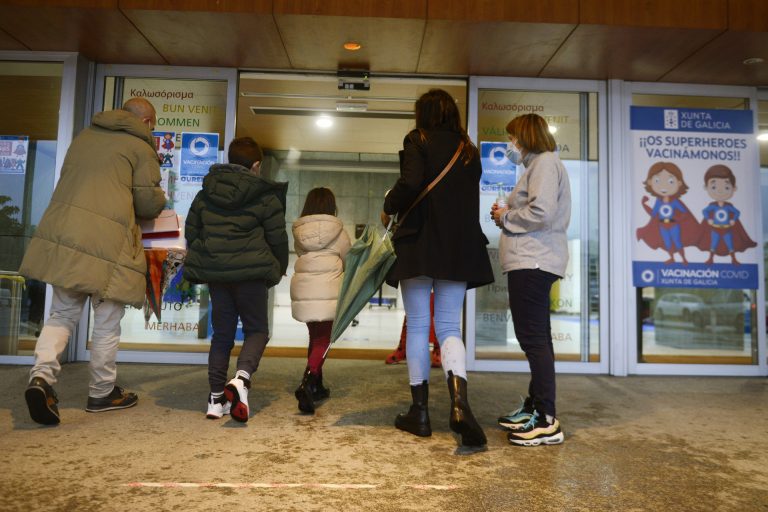 Galicia confía en acabar de «ofrecer la vacunación al 100%» de los niños de 5 a 11 años esta semana