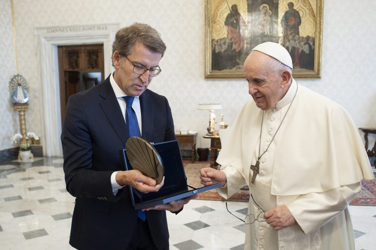 La Xunta destaca el viaje de Feijóo a El Vaticano y la visita de Iván Duque a Galicia en su agenda exterior de 2021