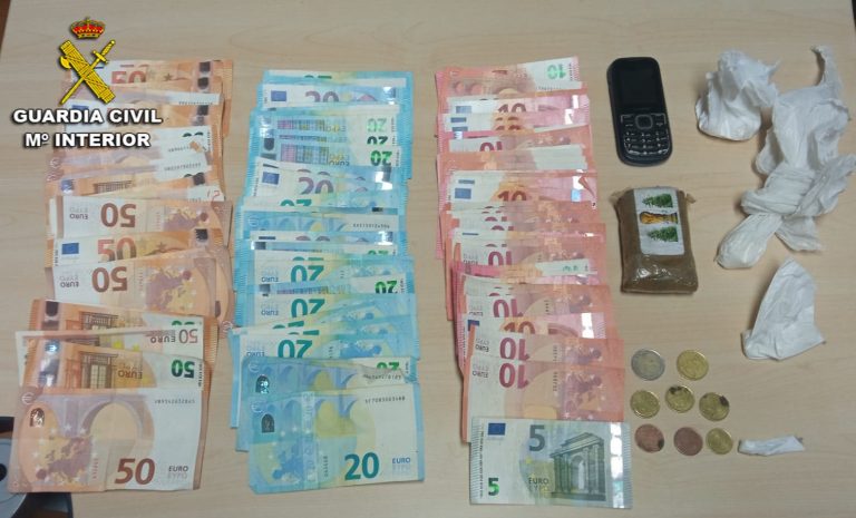 Detenido un vecino de Tui por tráfico de drogas, interceptado con hachís y cocaína y más de 2.000 euros en efectivo
