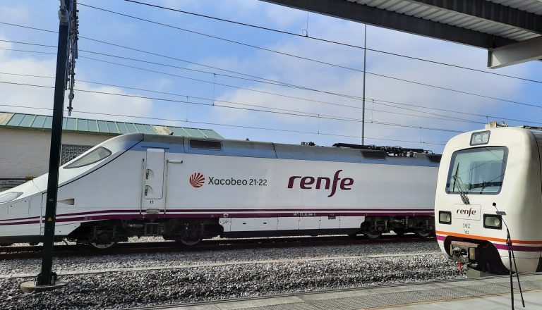 Renfe destaca las «mejoras» que supone el AVE para Galicia: sobre 6 horas de Santiago a Valencia y a Córdoba