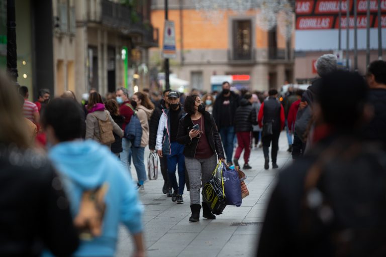 El gasto de los gallegos en las compras de Navidad cayó un 5% y se situó en 438 euros, según el Observatorio Cetelem