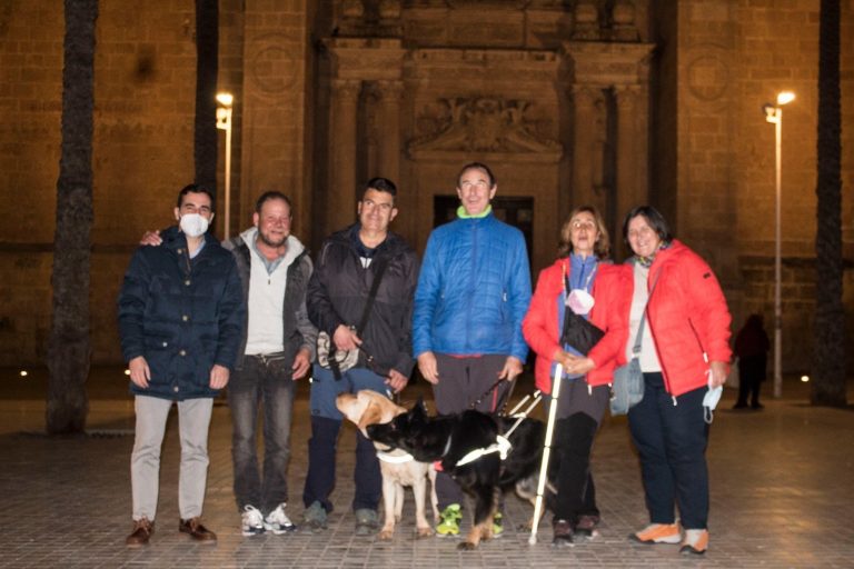 Xacobeo.- Un grupo de invidentes inicia el Camino de Santiago desde Almería