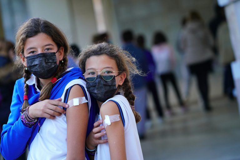 La Xunta comienza a citar a menores de 5 a 11 años para la segunda dosis de la vacuna