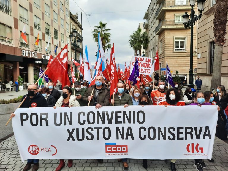 El sector de la conserva se manifiesta en Vigo para exigir un convenio «digno» y equiparar sueldos de mujeres y hombres