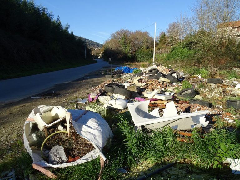 Abierto un expediente sancionador al vertedero «incontrolado» de residuos en Moaña