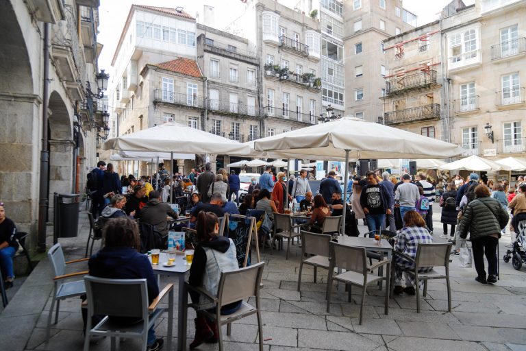 Galicia arranca marzo con una bajada de hospitalizados hasta los 434 y un aumento de contagios a 1.287