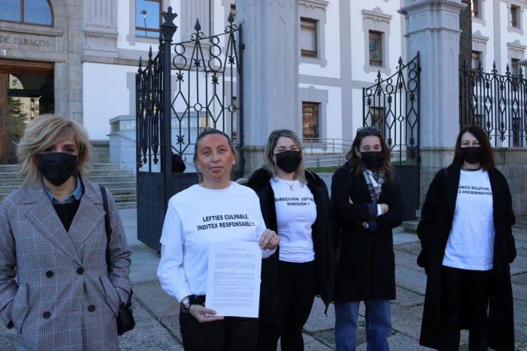 Trabajadoras de Lefties de A Coruña denuncian ante Fiscalía incumplimiento de la Ley de prevención de riesgos laborales
