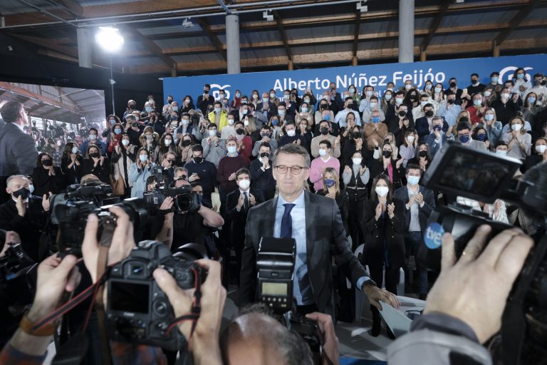 El PP gallego se vuelca con Feijóo y su candidatura a liderar el partido en España con casi 5.700 avales