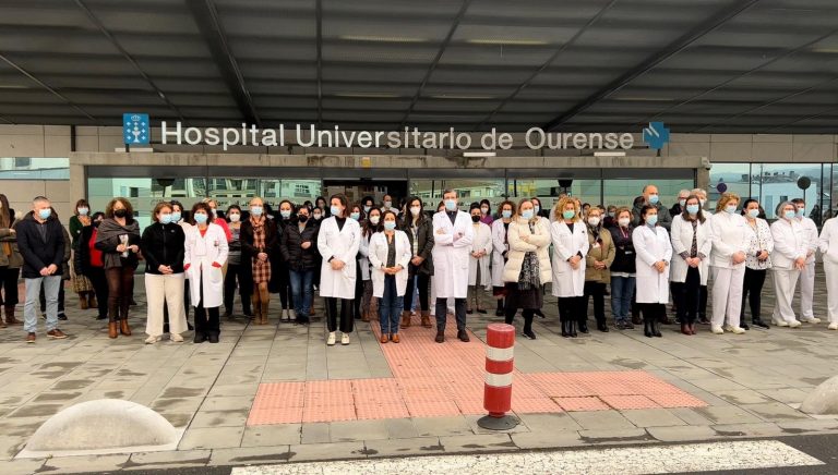Centenares de personas se concentran en las áreas sanitarias de Galicia contra el bombardeo de hospitales