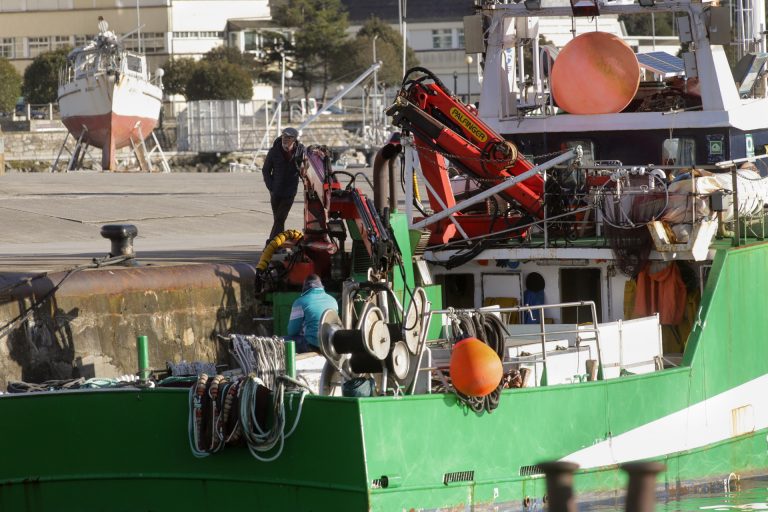 El Gobierno dice que pondrá todos los medios a su alcance para que la flota pesquera mantenga su rentabilidad