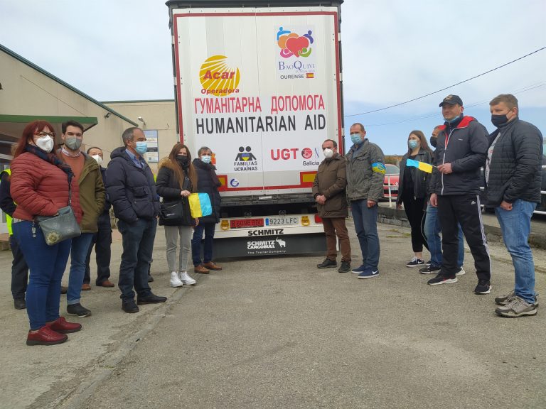 Familias ucranianas y UGT Galicia envían un primer convoy de ayuda humanitaria desde Coles