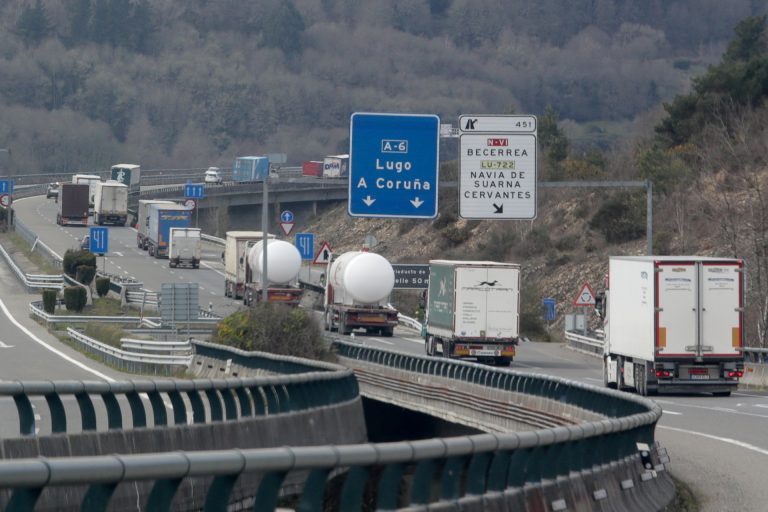 ATA afirma que el 95% de autónomos transportistas ya trabaja y Calviño urge a desactivar el paro patronal