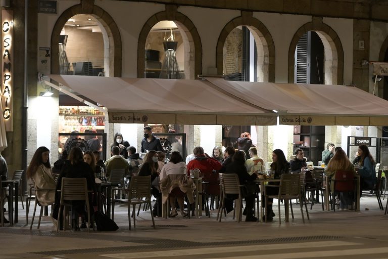 Repuntan a 2.150 los nuevos contagios y aumentan los hospitalizados y los casos activos en Galicia