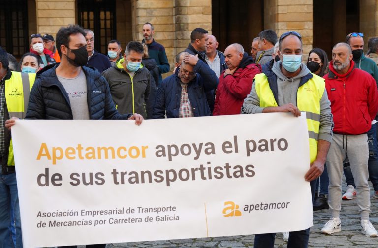 Los paros del transporte colapsan Santiago, con retenciones en hora punta