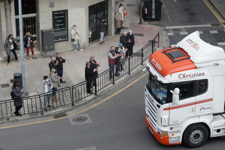Un nuevo detenido por pinchazos a camiones durante un piquete en Sarria