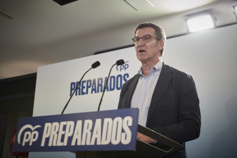Feijóo llama a construir un «espacio de centralidad» en torno al PP para conseguir «un cambio democrático»