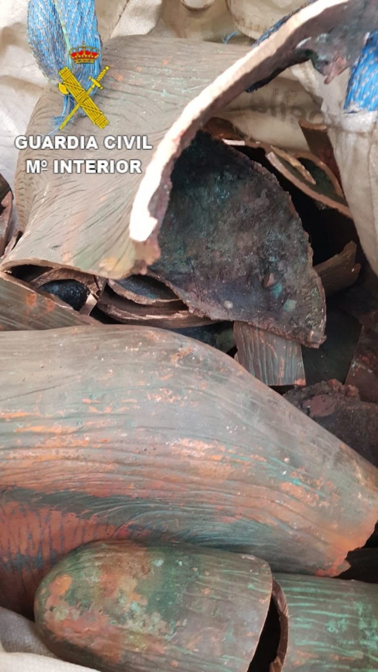 Identifican a un vecino de Carballo como autor del robo de la estatua de bronce de Punta Nariga, en Malpica