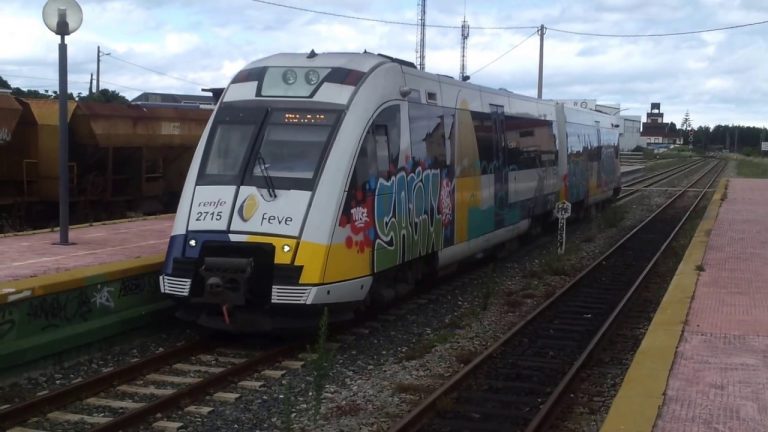 Averiado en Vegadeo un tren que cubría la línea Oviedo-Ferrol