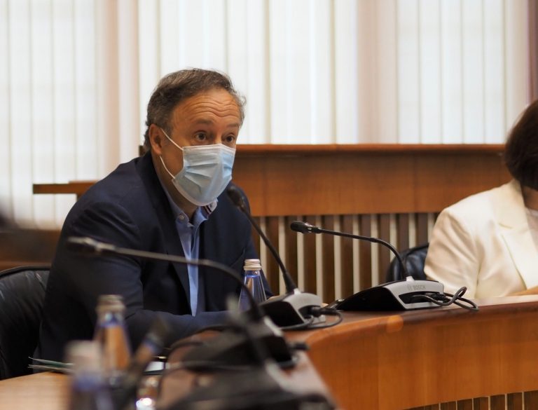 El diputado autonómico del PSdeG Juan Carlos Francisco Rivera renuncia por «sorpresa» a su escaño