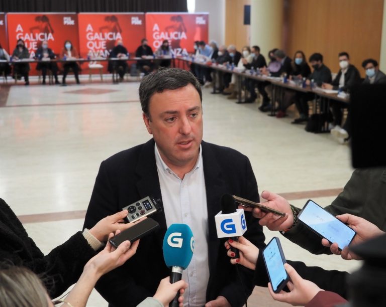 Formoso acusa al PP de estar «más preocupados por la sucesión de Feijóo» que por los problemas de la ciudadanía