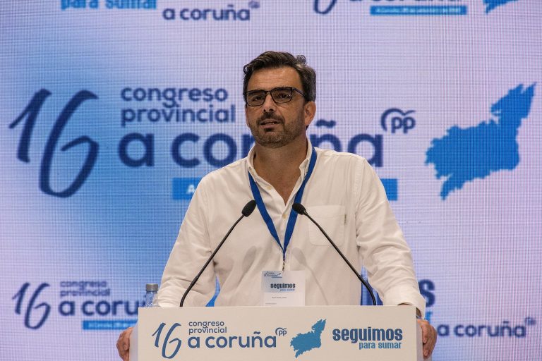 El líder provincial del PP coruñés traslada también su apoyo público a Rueda para presidir Xunta y PPdeG