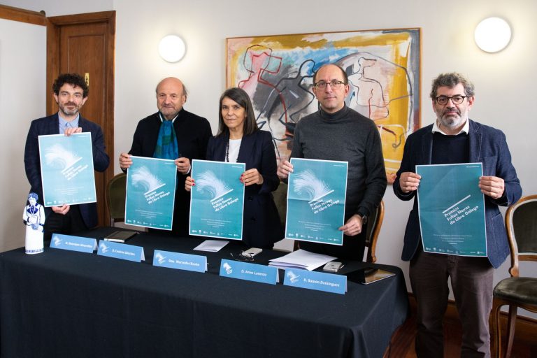 Xesús Alonso Montero, Ana Luisa Amaral y Cronopios, galardonados en los premios Follas Novas do Libro Galego 2022