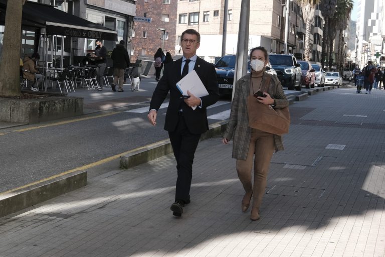 Cesan Mar Sánchez y Marta Varela, dos integrantes del núcleo duro de Feijóo, al que acompañarán en Génova