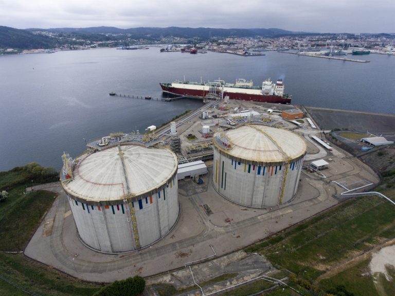 Reganosa invertirá más de 16 millones en su terminal de gas natural licuado en Mugardos (A Coruña)