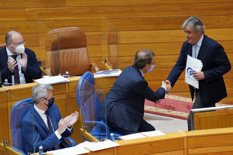 Pedro Puy se mantiene estable y con buen pronóstico, tras sufrir un infarto en el Parlamento