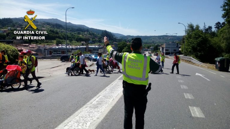 La Guardia Civil auxilia a un peregrino de 79 años que accedió por despiste a la autovía A-55