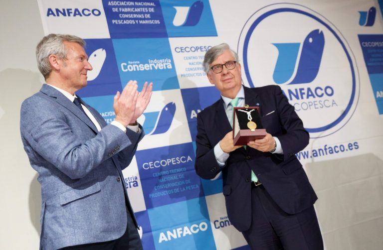 Anfaco-Cecopesca entrega su Medalla de Honor a Juan Vieites, que deja la secretaría general de la asociación