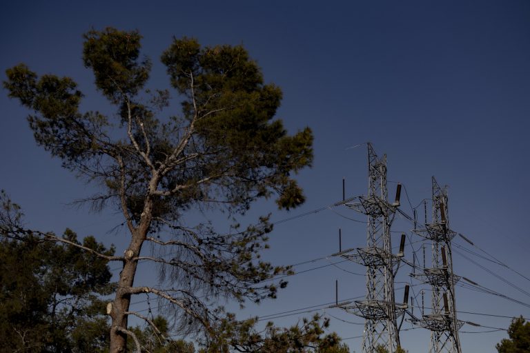 El precio de la luz bajará este martes un 7,29%, hasta los 180 euros/MWh