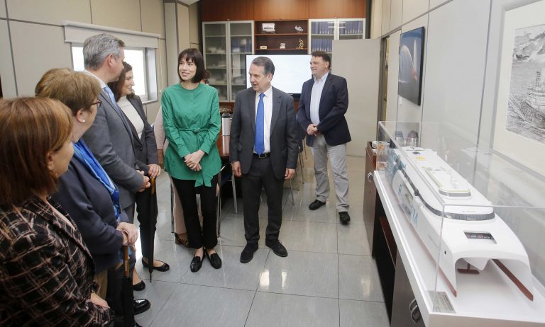 La ministra Diana Morant anuncia que Vigo será sede permanente de la «mesa de ciencia pesquera» de España
