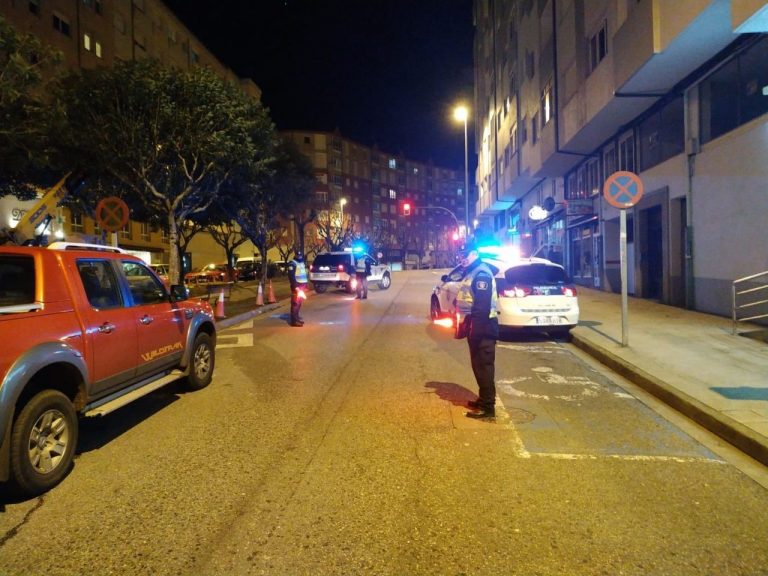 Interceptado un conductor que triplicó la tasa máxima de alcoholemia permitida tras circular en zigzag en Lugo