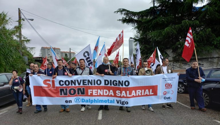 Nueva concentración de trabajadores de Dalphimetal Vigo en demanda de un convenio digno