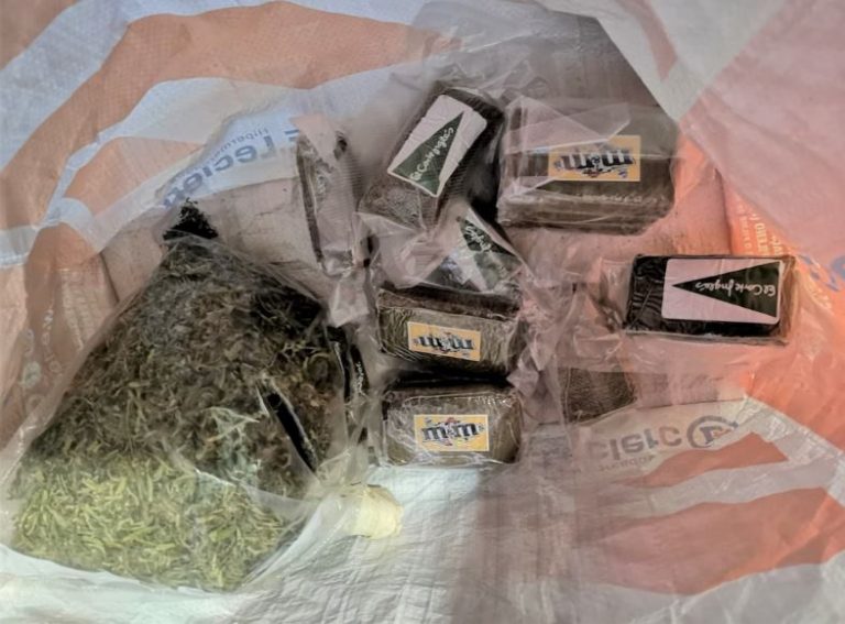 Sorprendido un conductor luso con 2.172 gramos de droga que arrojó por la ventanilla al ver a la Guardia Civil en Verín