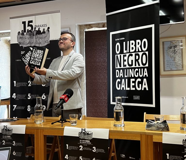 La nueva obra de Carlos Callón recorre 500 años de persecución y silenciamiento del gallego