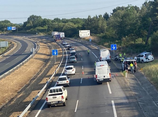 Interceptados tres camioneros profesionales en la A-52 en la provincia de Ourense bajo los efectos de alcohol o drogas
