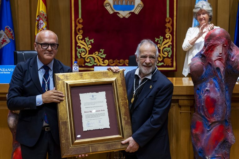 Acisclo Manzano recibe la Medalla de Oro de la provincia de Ourense como referente de un «ourensanismo transformador»