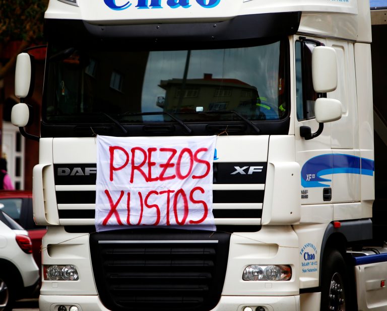Transportistas gallegos rechazan ir a un paro, apuestan por aplicar las medidas acordadas y seguir negociando