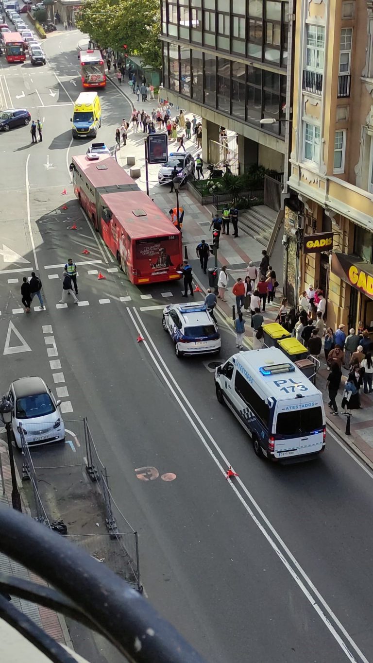 Dado de alta el hombre herido en un accidente en A Coruña, en el que falleció una mujer