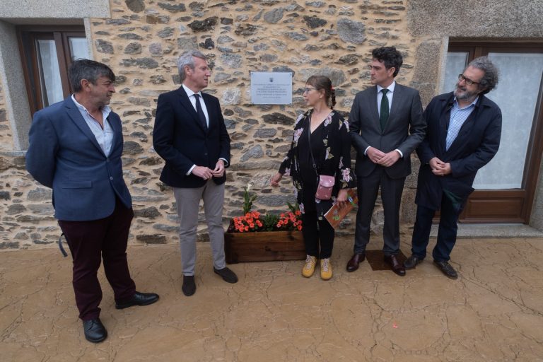 Rueda reivindica «el turismo rural y sostenible» en la inauguración de un complejo «100% vegano» en Ourol
