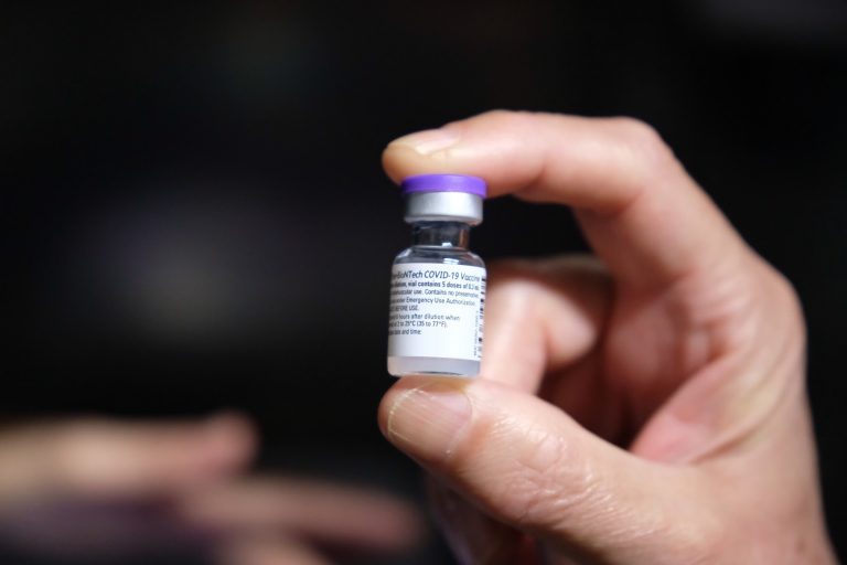 La EMA espera aprobar en septiembre las vacunas de refuerzo contra el Covid-19
