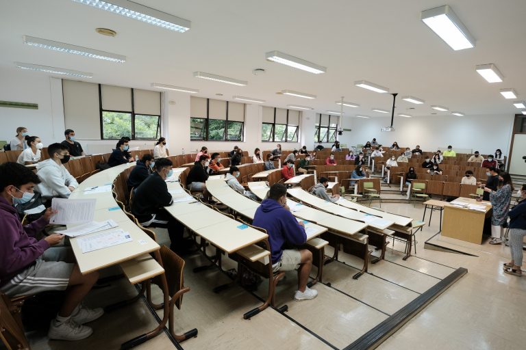 Más de 2.700 estudiantes gallegos realizarán, entre este martes y jueves, los exámenes de la ABAU extraordinaria
